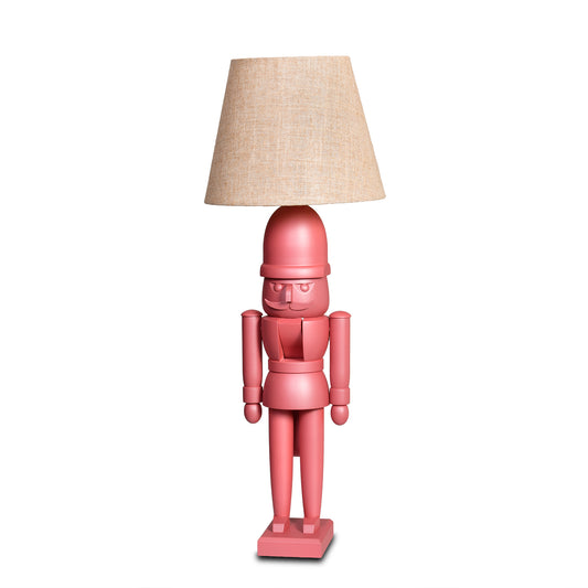 Moderne KWO Tischlampe mit pinkem Erzgebirge Nussknacker und beigem Naturleinen-Schirm, inklusive LED-Leuchtmittel, 55 cm hoch.
